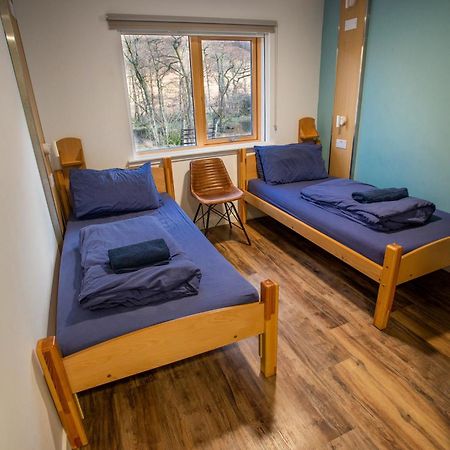 Glen Nevis Youth Hostel Форт-Вільям Екстер'єр фото A room at the hostel
