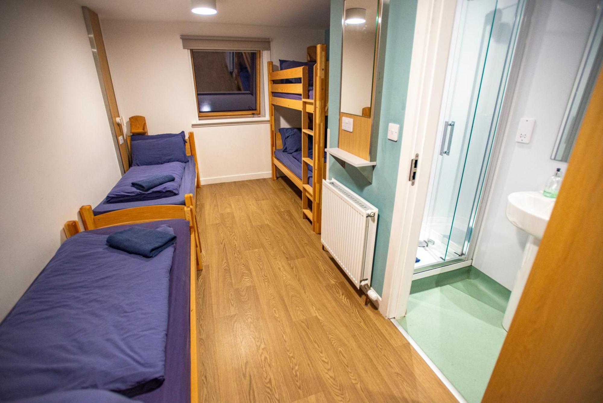 Glen Nevis Youth Hostel Форт-Вільям Екстер'єр фото A typical room at the hostel