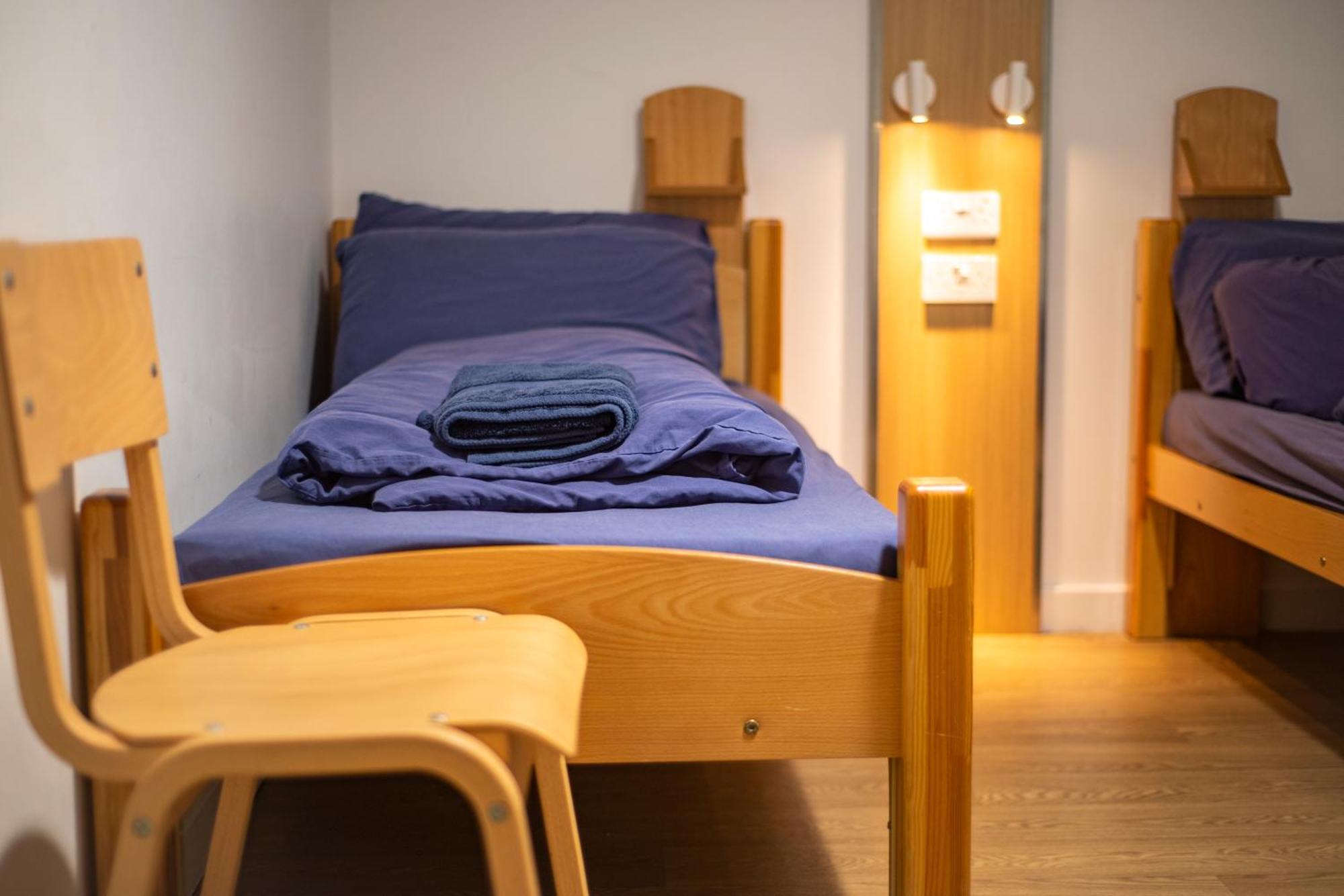 Glen Nevis Youth Hostel Форт-Вільям Екстер'єр фото A room at the hostel