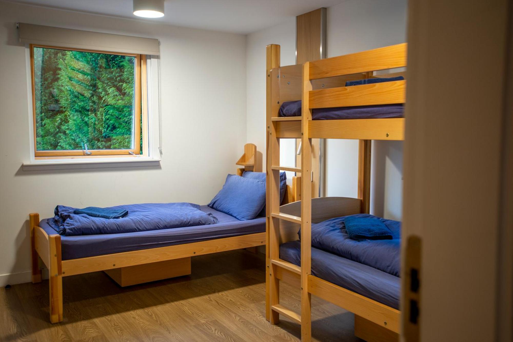 Glen Nevis Youth Hostel Форт-Вільям Екстер'єр фото A bunk room at a hostel