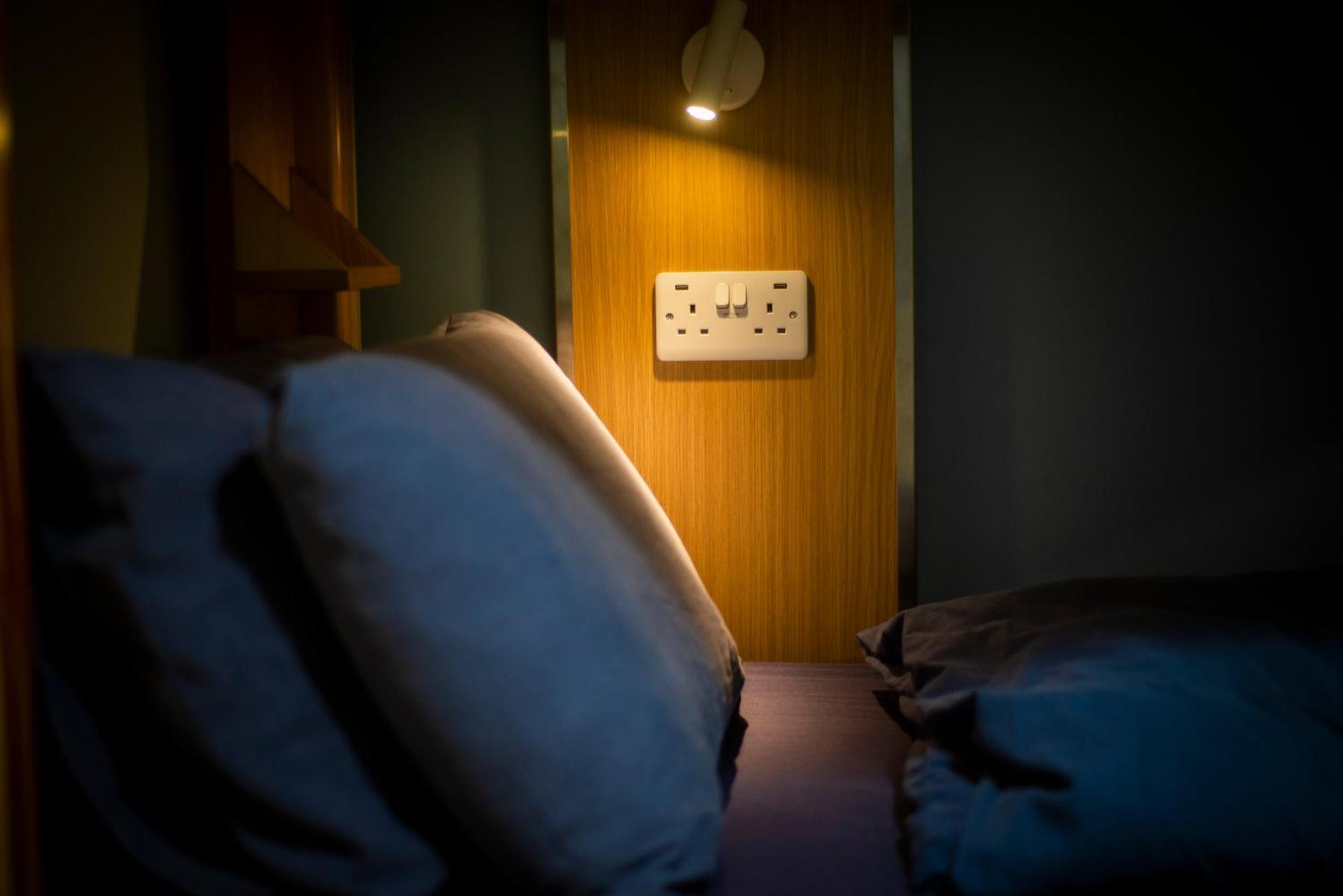 Glen Nevis Youth Hostel Форт-Вільям Екстер'єр фото A bedroom at the hostel