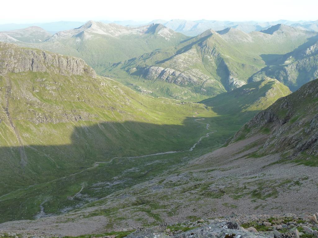 Glen Nevis Youth Hostel Форт-Вільям Екстер'єр фото The valley of the Arvanz